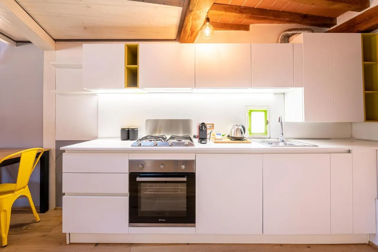 Casa San Paolino Dentro Le MuraElegant Flat Wifi E Selfcheckin Lucca Apartment