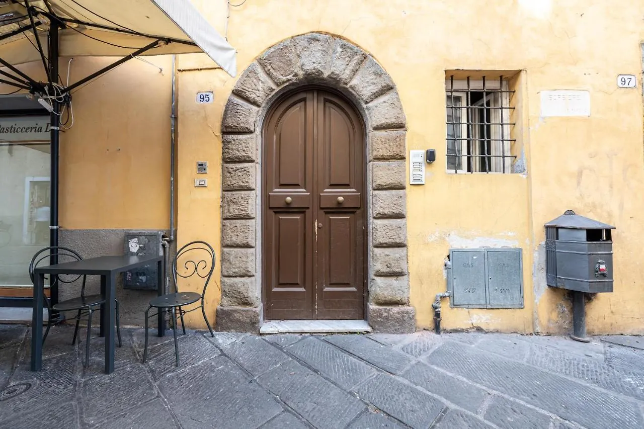 Casa San Paolino Dentro Le MuraElegant Flat Wifi E Selfcheckin Lucca Italy